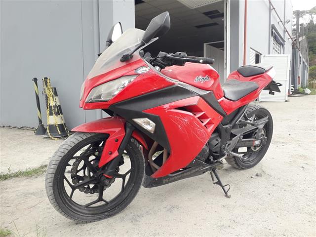 KAWASAKI NINJA 300 ANO 2013/2014