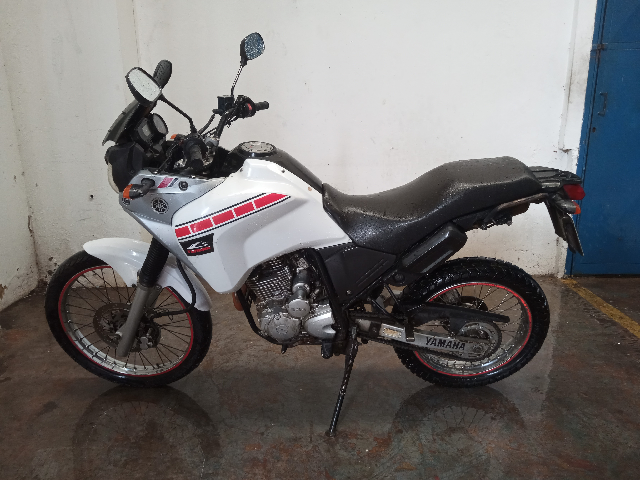 YAMAHA XTZ 250 TENERE ANO 2010/2011